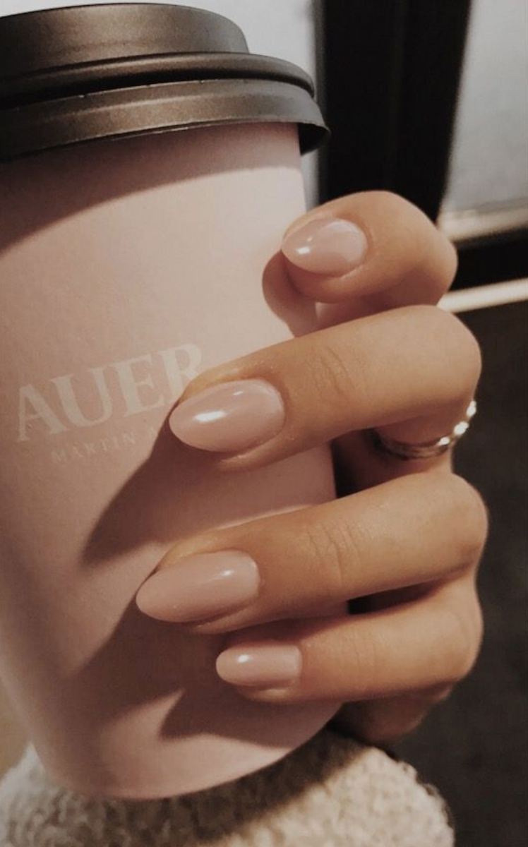 10 Popular Spring Nail Colors For An Unblurred Lady